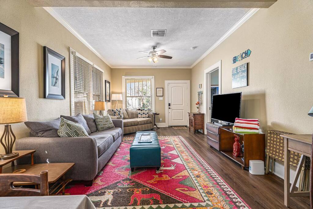 Beachy Bungalow! 2Bd, King Bed غالفيستون، تكساس المظهر الخارجي الصورة